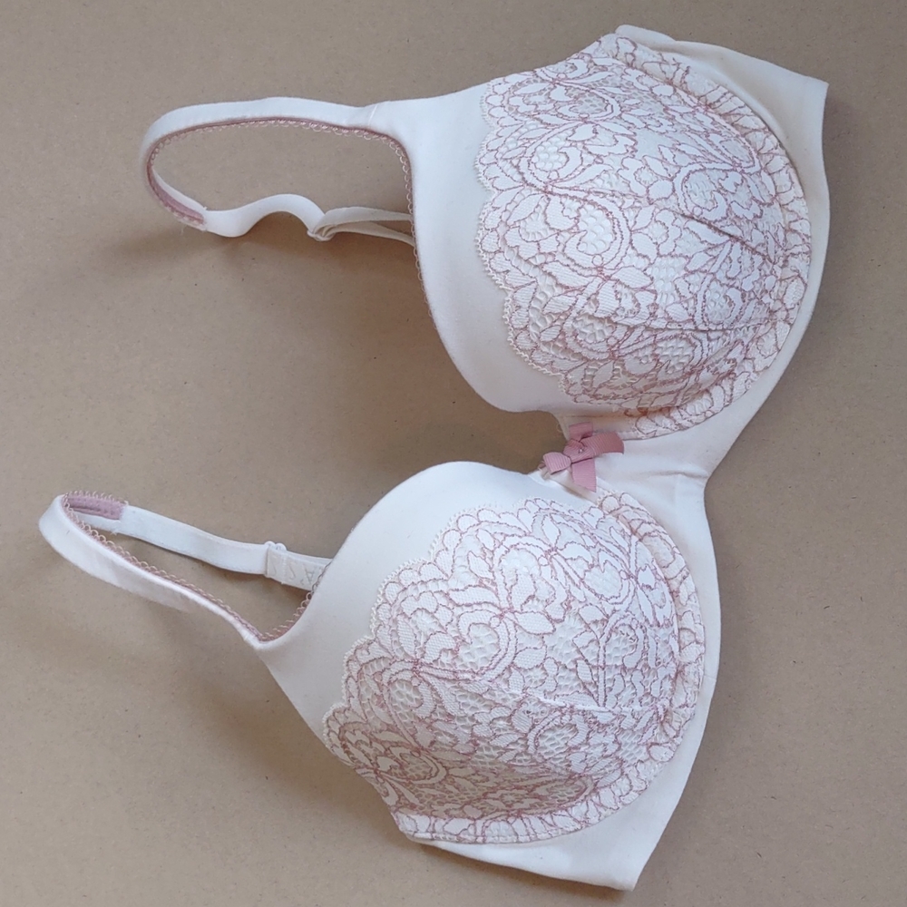 Victoria's Secret Body Bra 32DD/E70